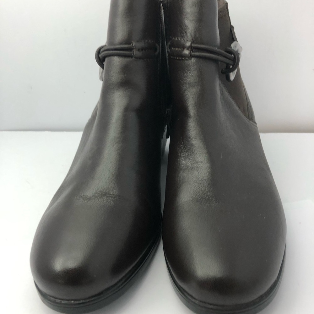 Clarks Women's Emily 2 Kaylie Brown Leather Heeled Booties Boots 6 US EUC - Picture 5 of 16